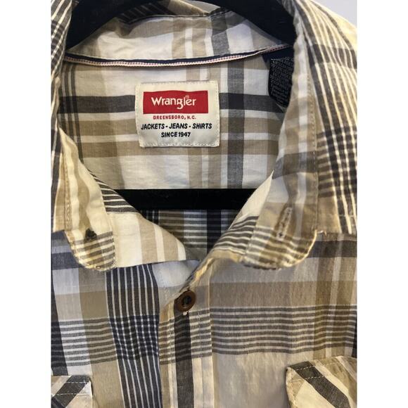Wrangler Plaid Button Down Shirt - Men's Large, Great Condition! - Picture 2 of 6